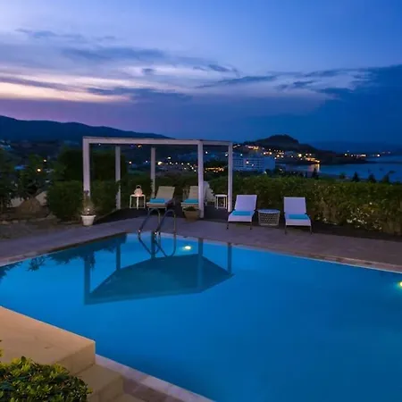 Sunshine Very Close To The Villa *