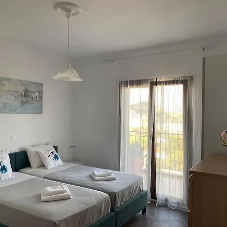 Sunshine Very Close To The Λίνδος