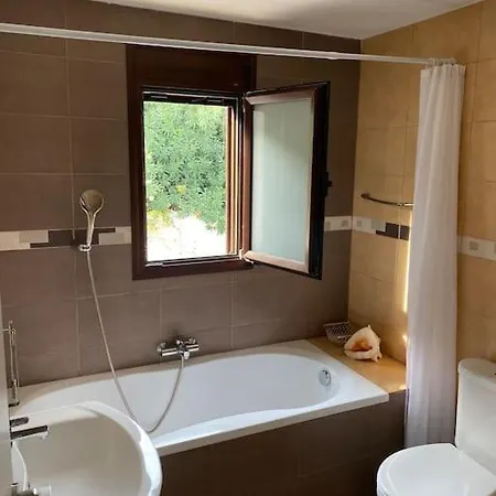 Sunshine Very Close To The Villa *