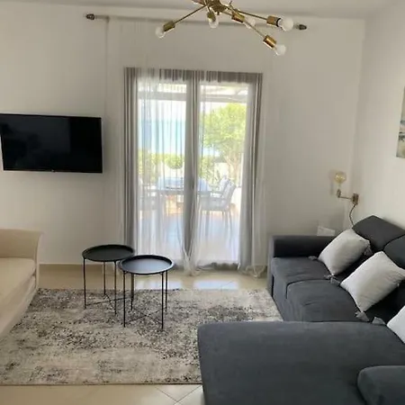 Sunshine Very Close To The Βίλα