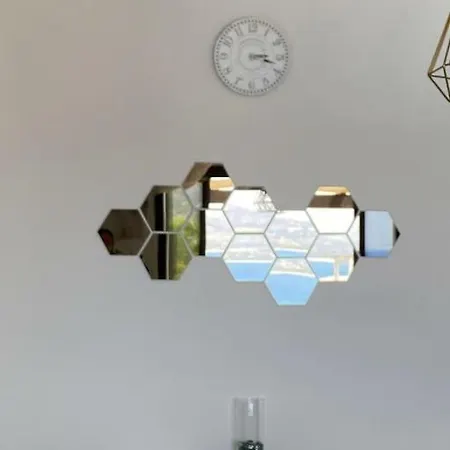 Sunshine Very Close To The Βίλα