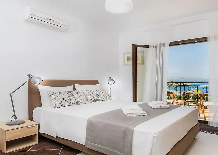 Sunshine Very Close To The Villa