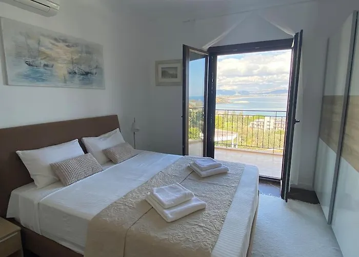 Sunshine Very Close To The Villa