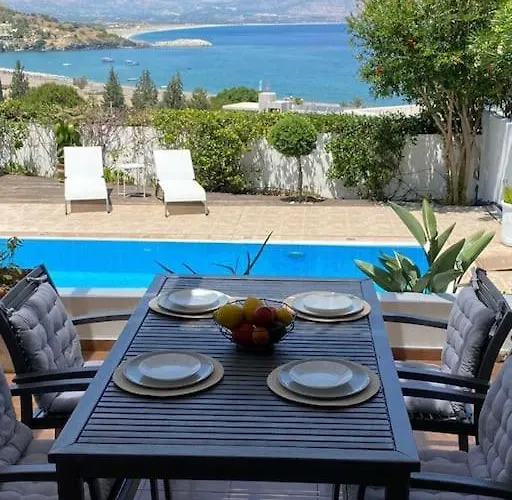 Sunshine Very Close To The Villa *